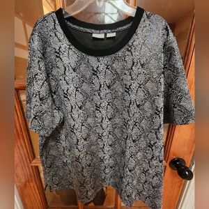 Chico's Boxy Black and Gray Short Sleeve Tee